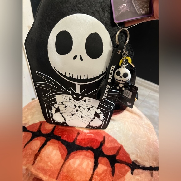 💀🖤NWT-THE NIGHT BEFORE CHRISTMAS JACK SKELLINGTON  “KING JACK” KEYCHAIN🖤💀 - Picture 8 of 9